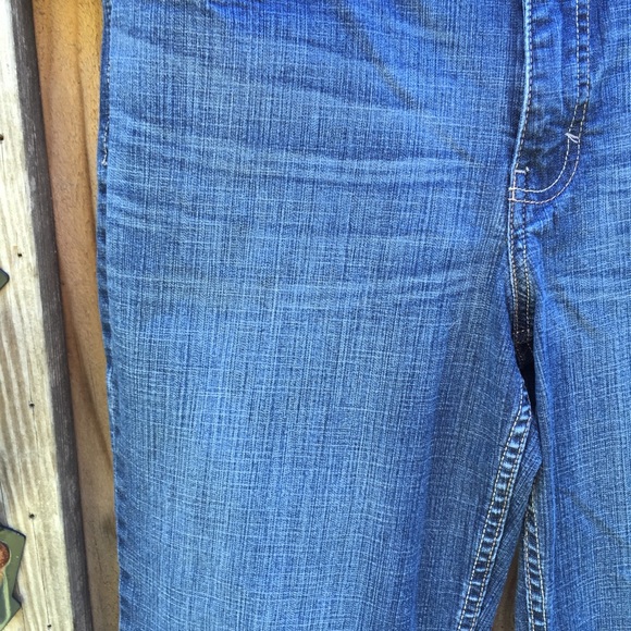 Straight Leg Mid Rise Jeans - Picture 4 of 6
